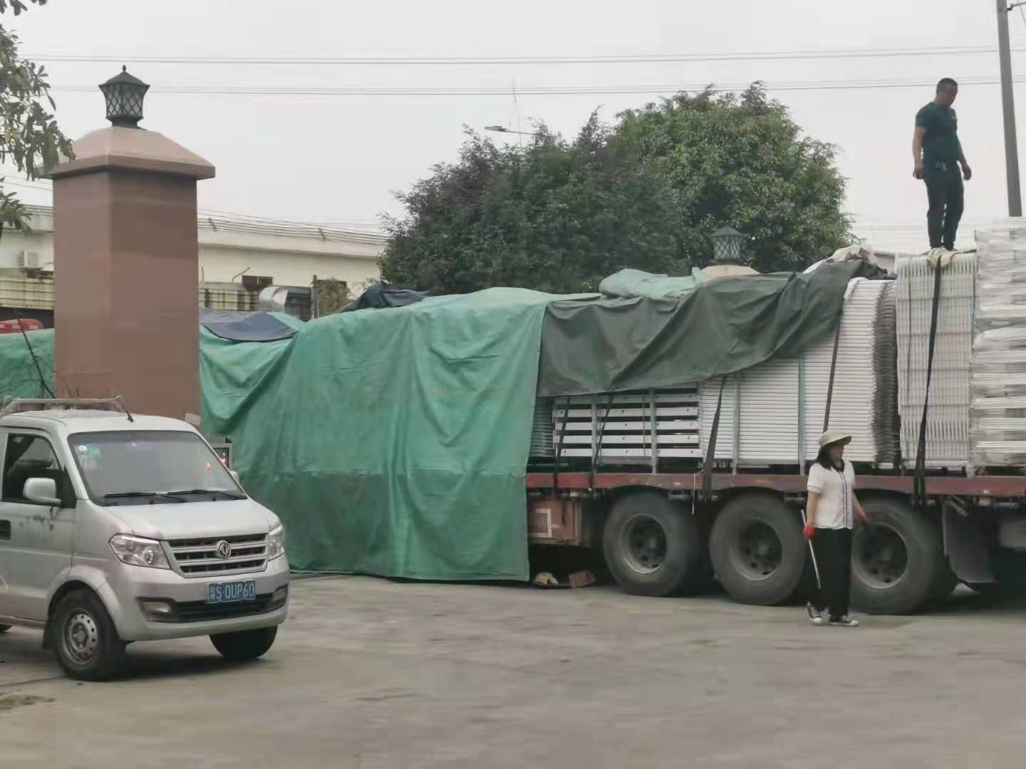 東莞鐵床廠材料的進(jìn)貨過程 東莞鐵床廠材料的進(jìn)貨過程