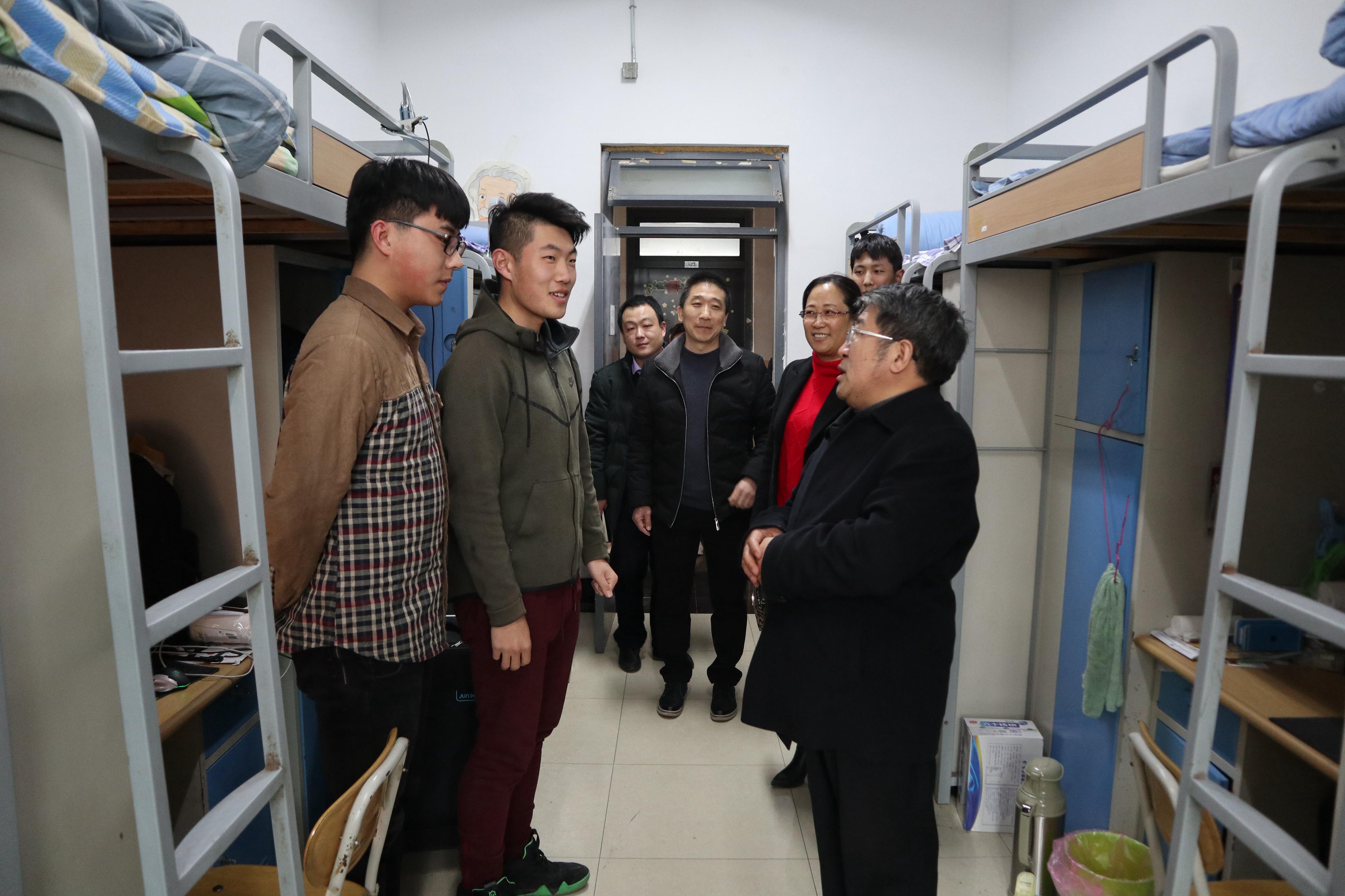 哪些學(xué)校有學(xué)生公寓床 哪些學(xué)校有學(xué)生公寓床