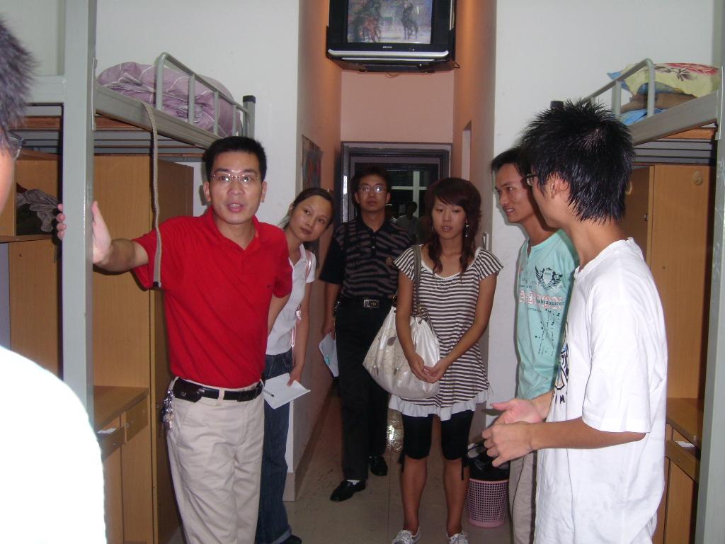 哪些學(xué)校有學(xué)生公寓床 哪些學(xué)校有學(xué)生公寓床