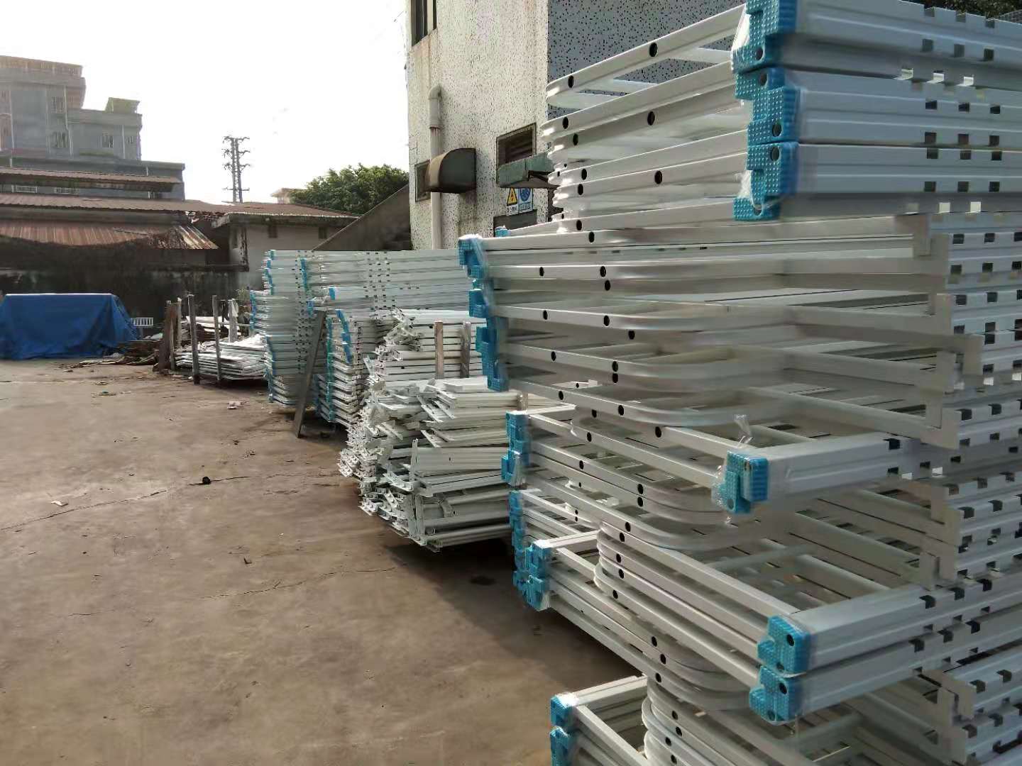 廠區(qū)堆滿鐵床怎么辦？