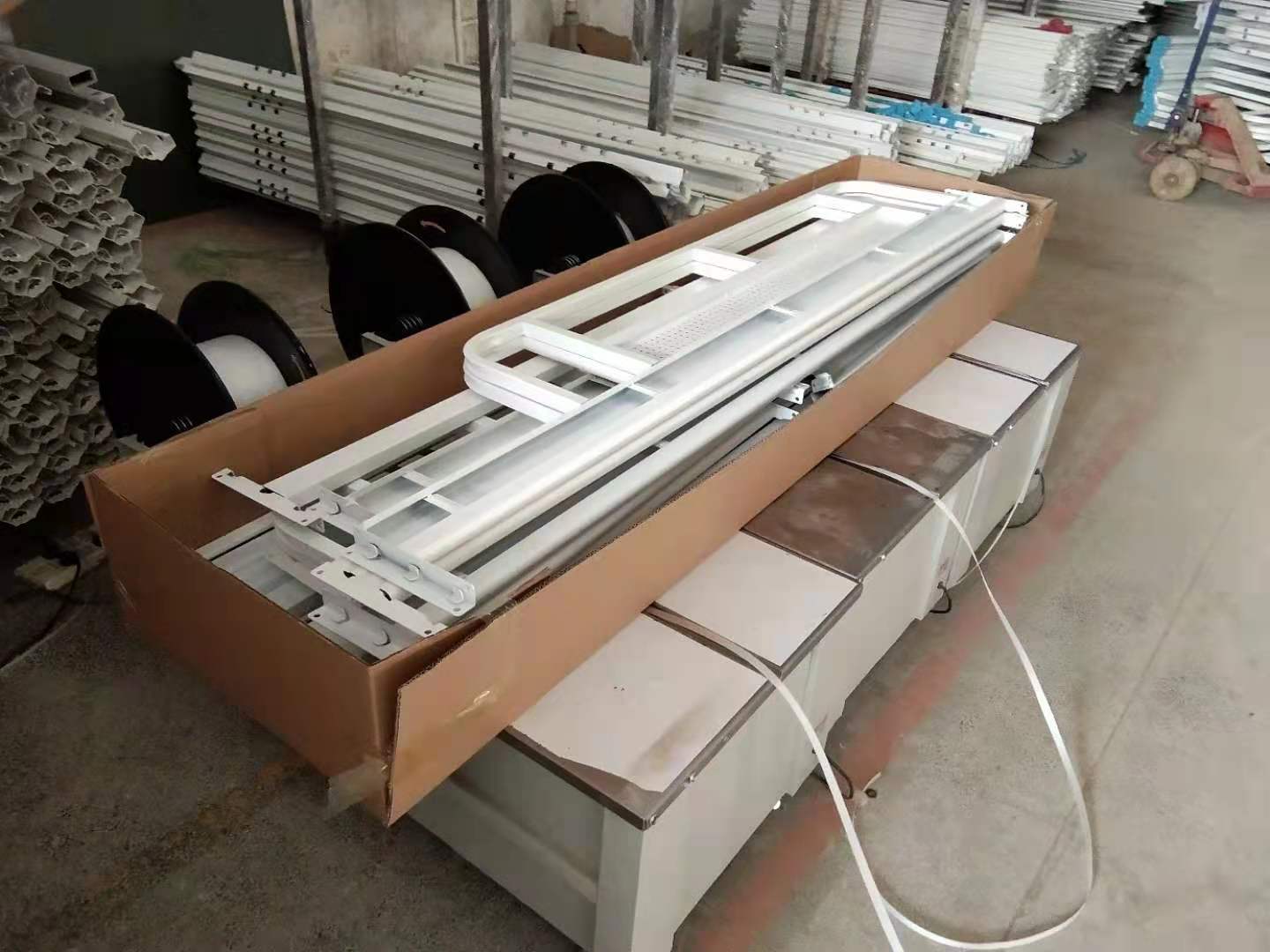 廠區(qū)堆滿鐵床怎么辦？