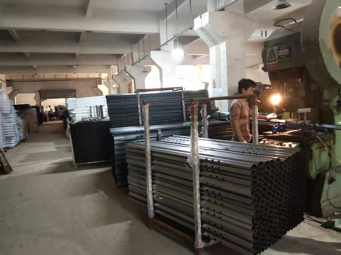 上下鋪鐵床生產(chǎn)廠家靠譜嗎？