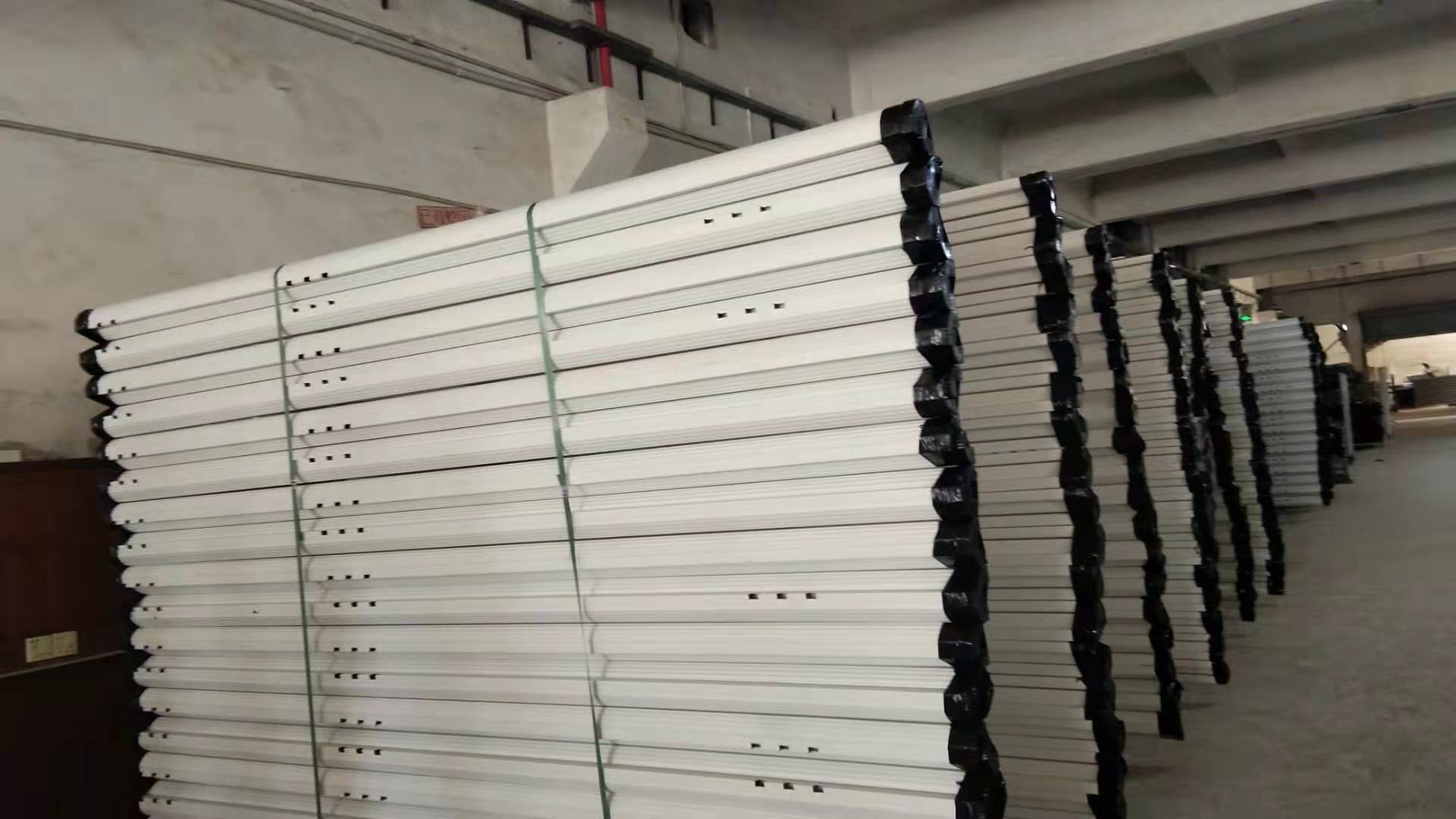 帶你走進(jìn)鐵床生產(chǎn)廠家看看！