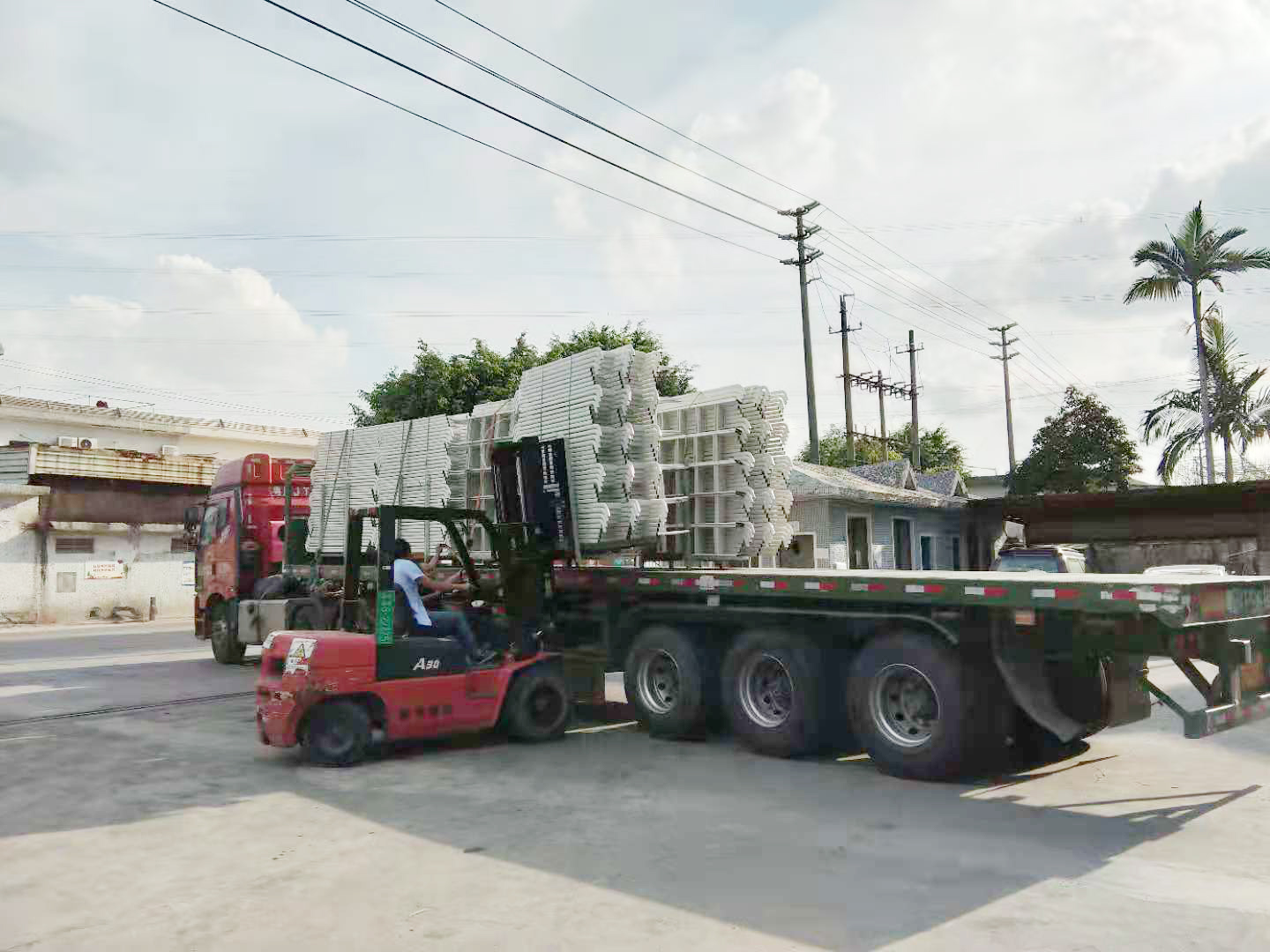 生產(chǎn)上下鋪鐵床廠家如何發(fā)貨？