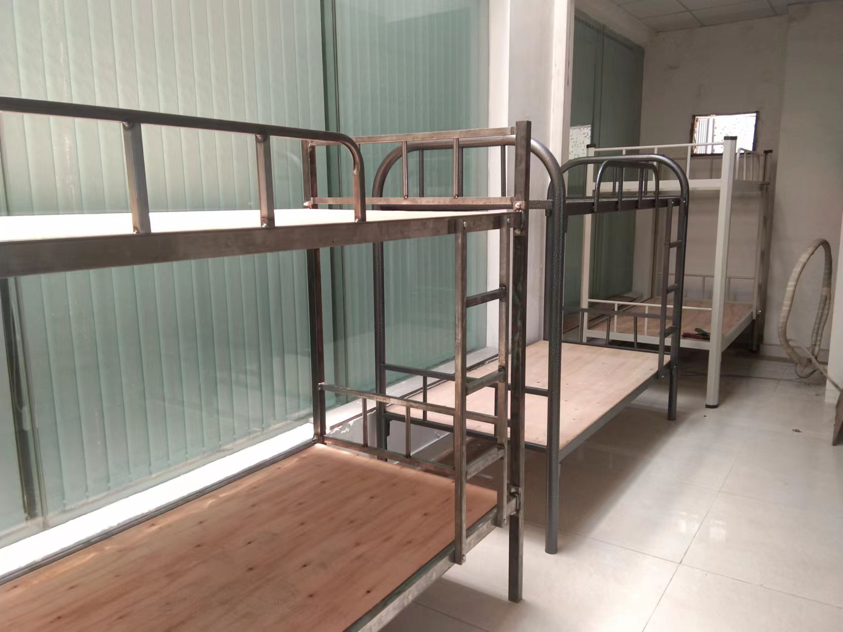 上下鋪鐵床哪一種連接方式好？