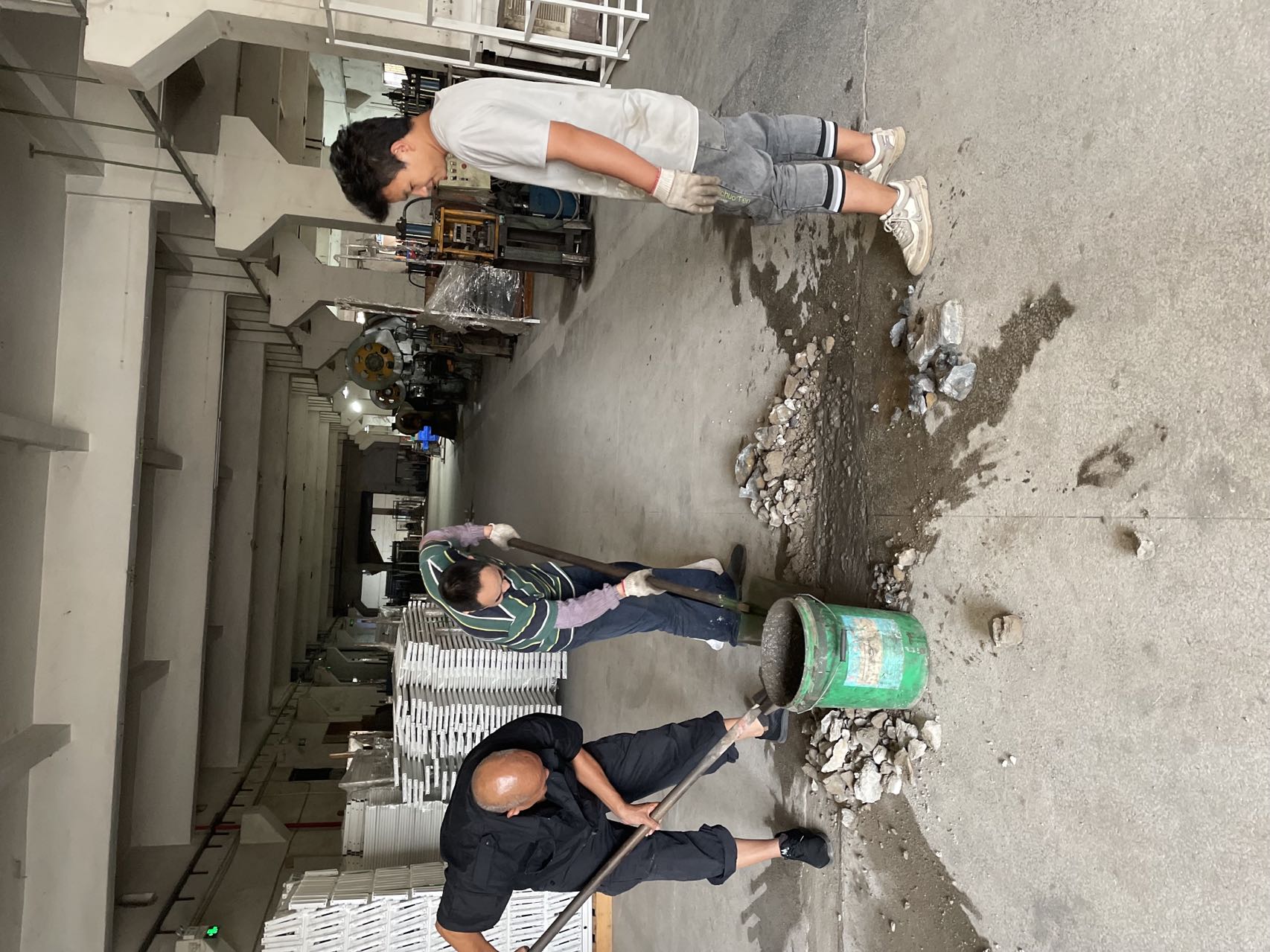 上下鋪鐵床廠家淡季整頓修理中！